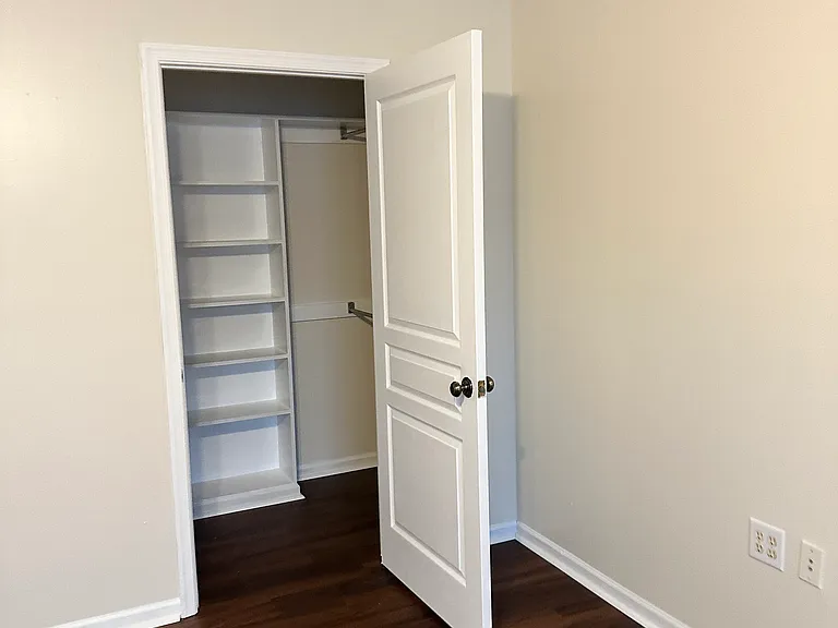 5804 Echingham Dr — Photo 12