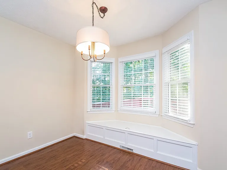 39 Crestview Dr — Photo 4
