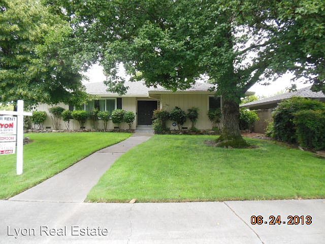 1st image of 2627 Latham Dr
