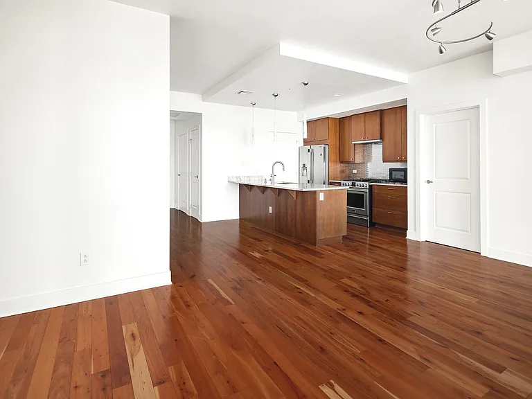 2001 Lincoln St #1924 — Photo 10