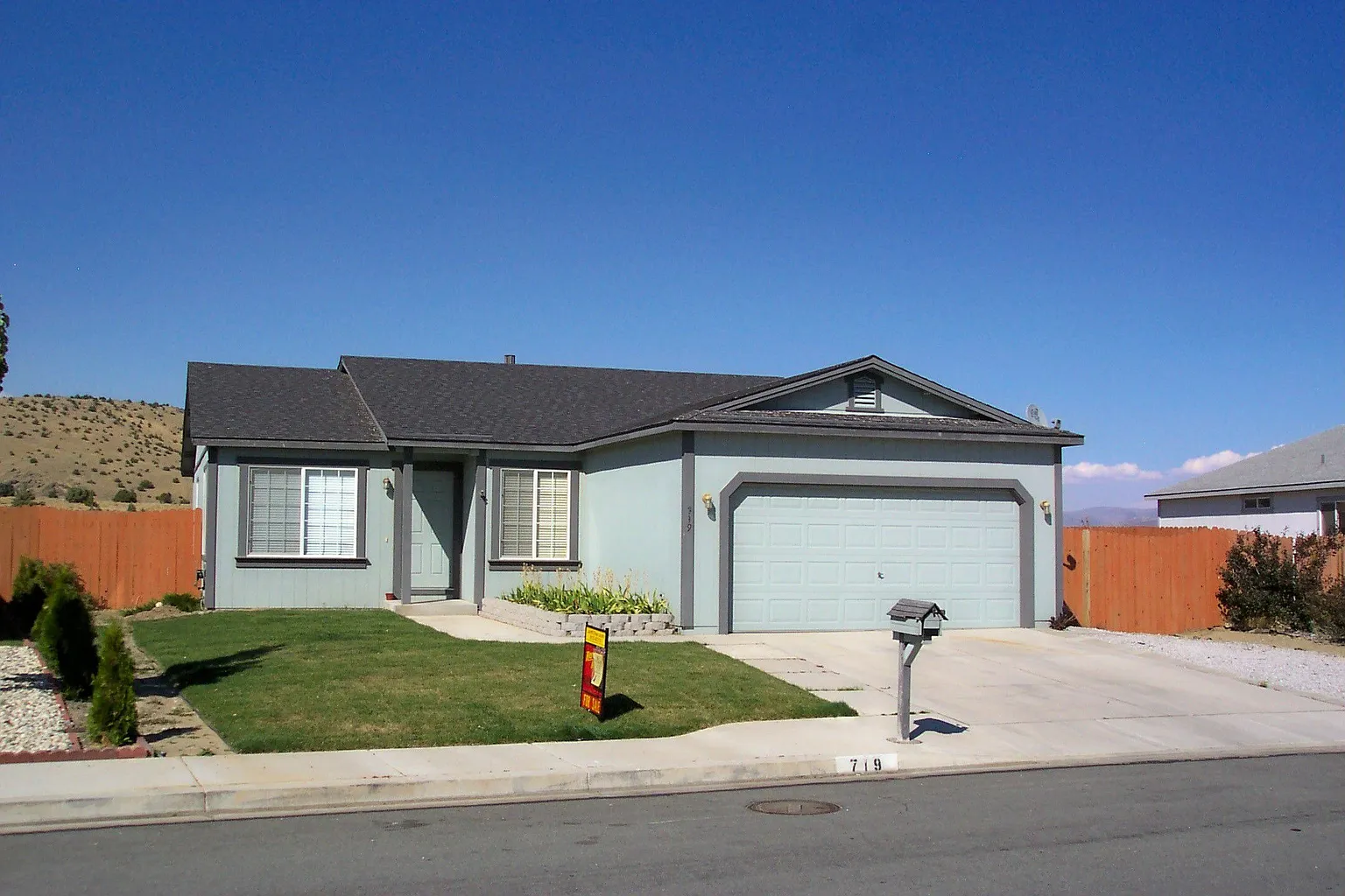 719 Strauss Ct photo 1