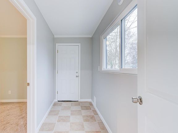 3rd image of 1710 Woodward Hts