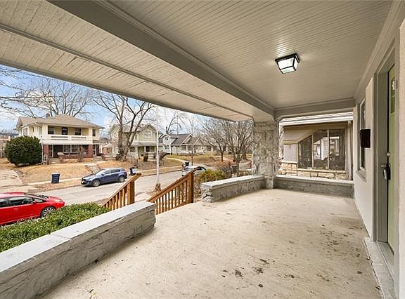 2nd image of 5527 Forest Ave