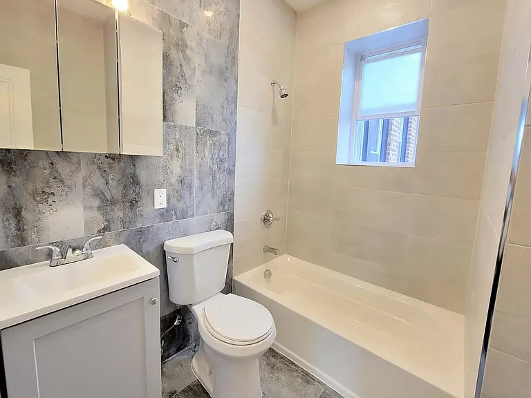 535 Hawthorne Ave #1 — Photo 7