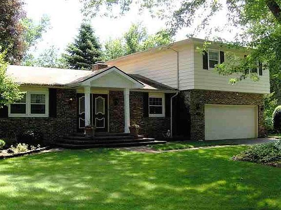 2nd image of 57136 Garden Dr