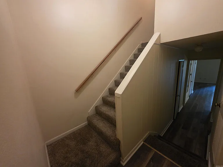 1920 Kavanaugh Blvd #5 — Photo 9