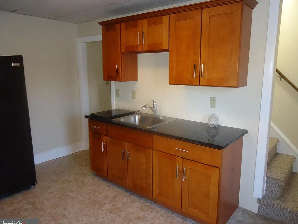 216 E Penn Ave #B