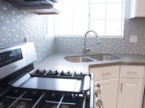 4th image of 79041 Avenue 42 #B