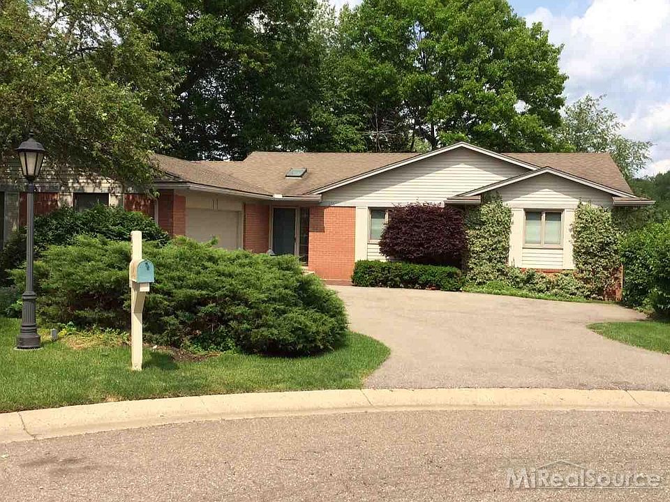 1st image of 656 Brookwood Ln E