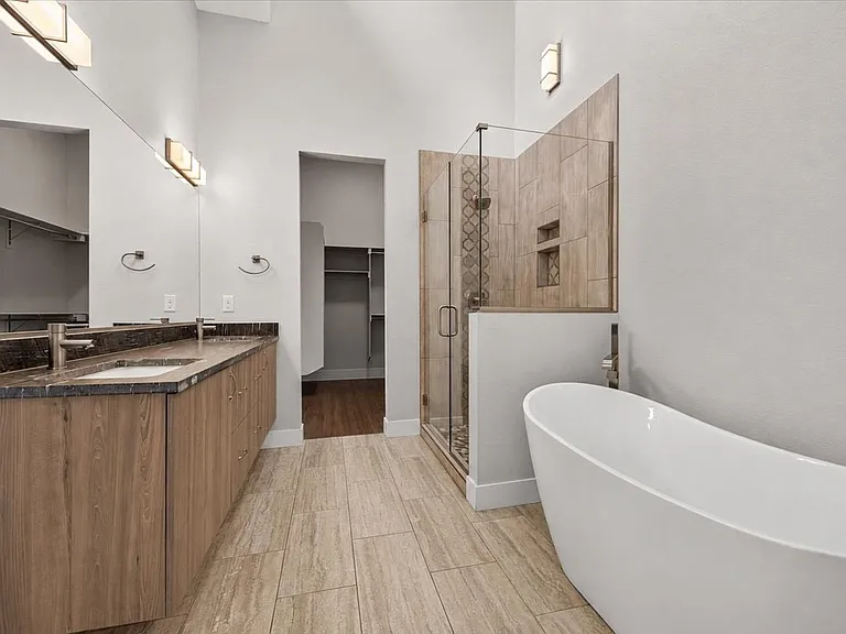 1407 Rogers Ct — Photo 24