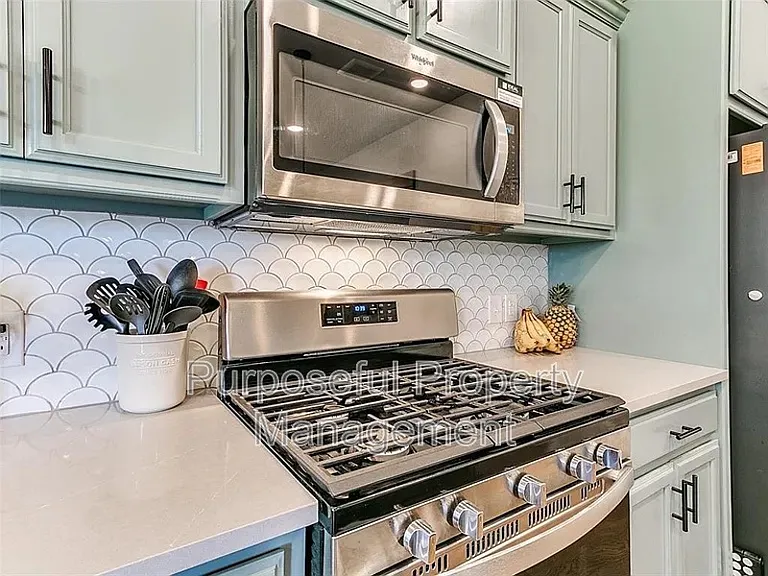 8701 Ricard Dr — Photo 11