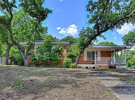 4th image of 1013 Woodland Dr