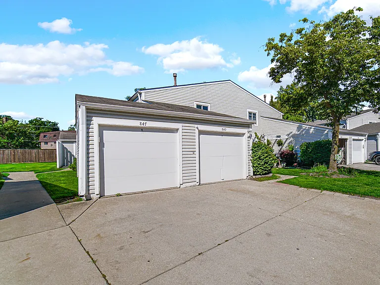 847 Oxford Pl #847 — Photo 4
