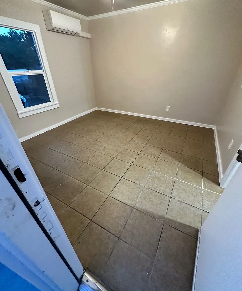 Studio, $770 — Photo 3