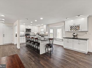 9427 Goldfield Ln, Burke, VA 22015