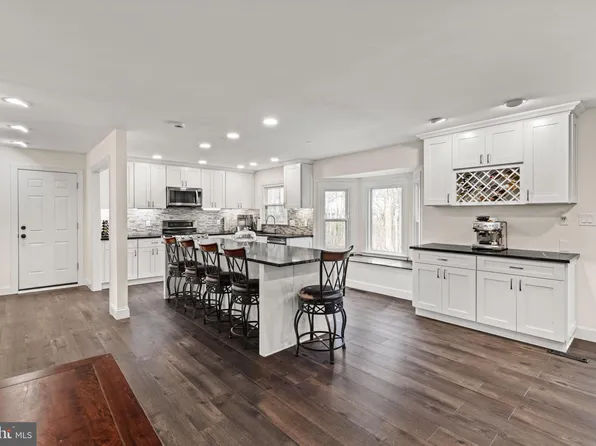 9427 Goldfield Ln, Burke, VA 22015