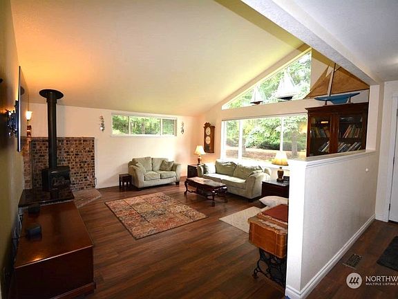 4th image of 1614 145th Street Ct NW