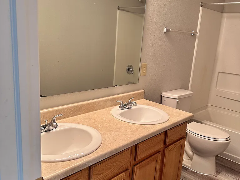 15162 Beam St — Photo 23