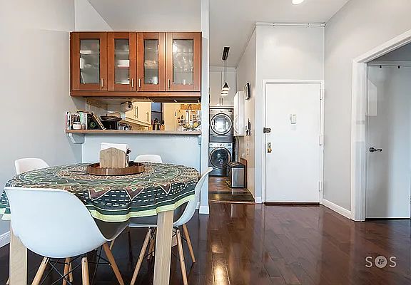 4th image of 412 7th Ave APT 4R