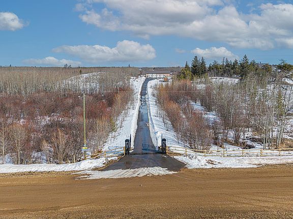 2nd image of 56515 Range Rd #222