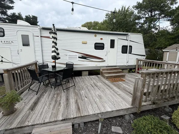 5259 Blue Point Dr, Horntown, VA 23395