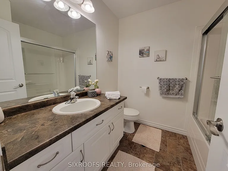 2089 Beaverbrook Ave #12 — Photo 21