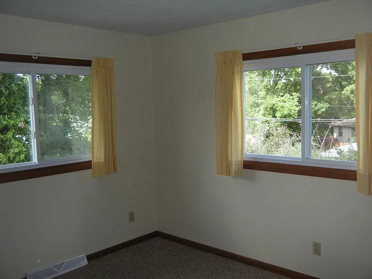 712 Woodside Dr — Photo 8