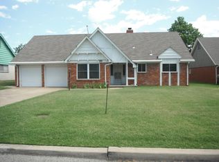 9229 E 37th Pl, Tulsa, OK 74145
