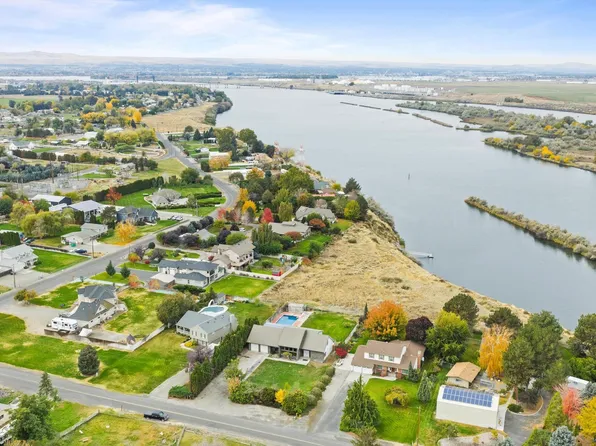 65 Snake River Dr, Burbank, WA 99323