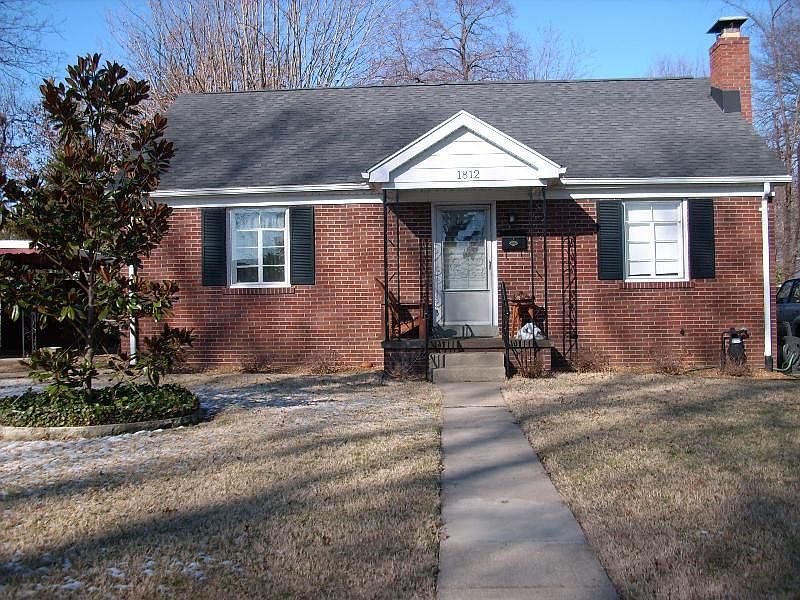 2nd image of 1812 Powell Ave