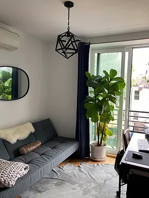 Rented by ERNY LLC | media 32