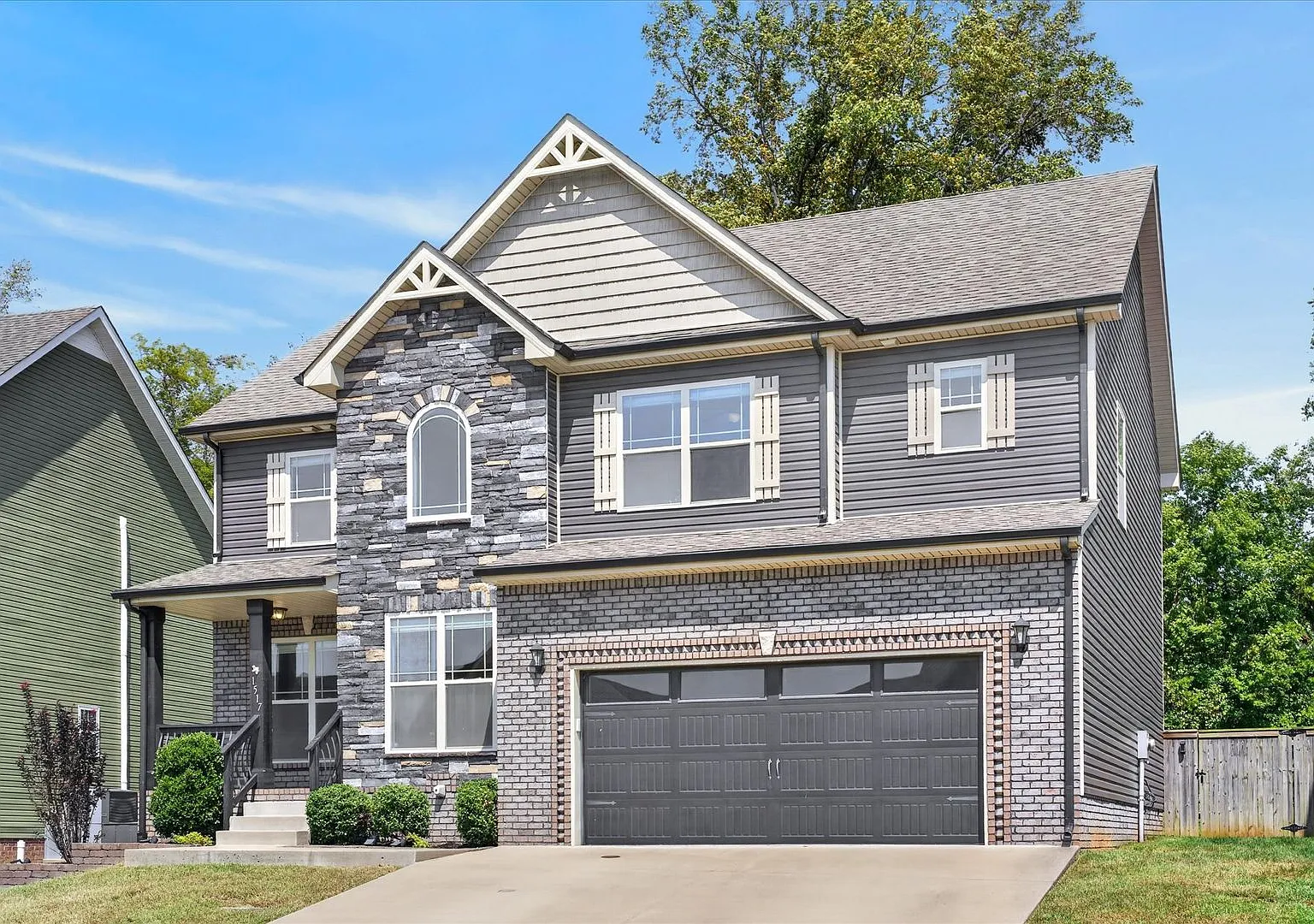 Pet Friendly Four Bedroom! — Photo 2