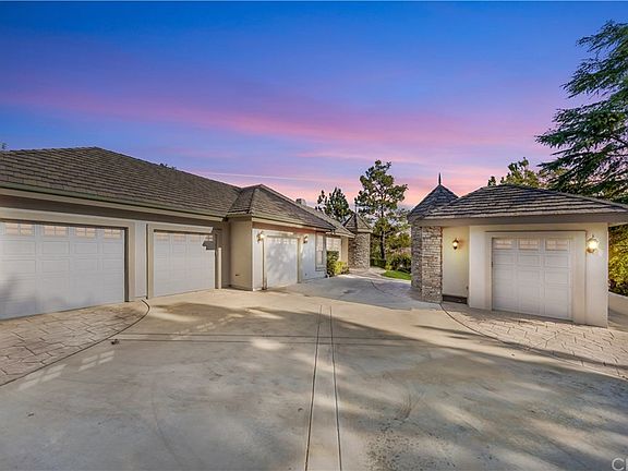 4th image of 22438 N Bear Creek Dr