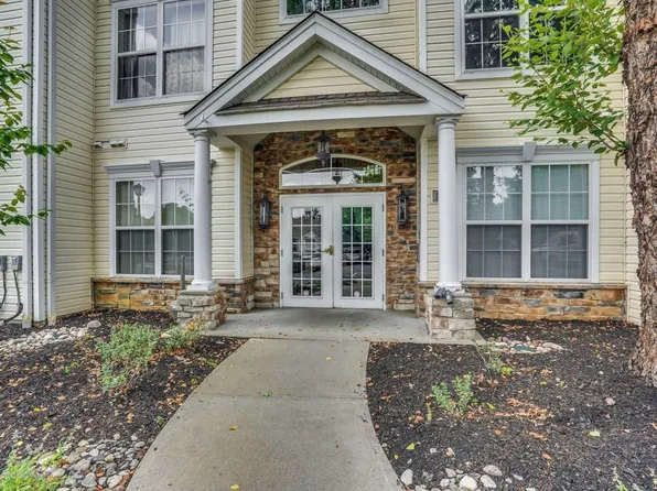 379 Saint Andrews Pl, Englishtown, NJ 07726