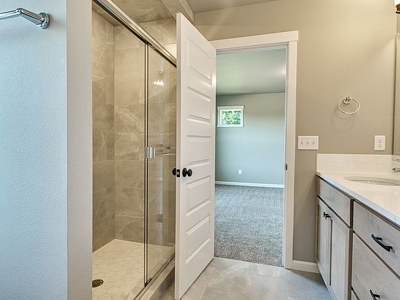 4th image of 2531 NW 6th Ave #79QYG1