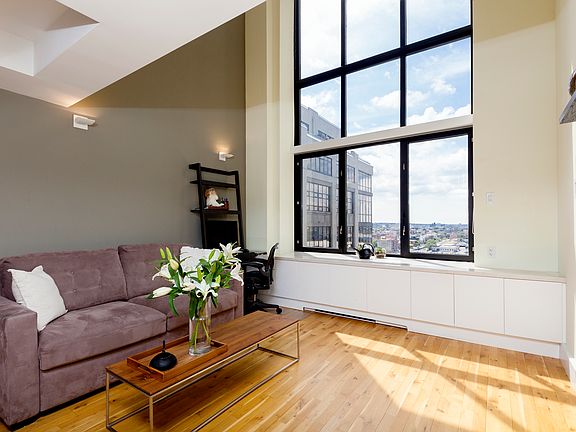 3rd image of 360 Furman St APT 1041