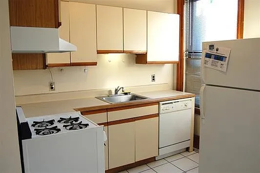 504 Washington St #2 — Photo 1