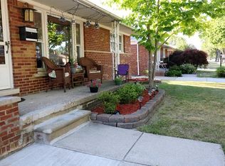 8305 Arnold St, Dearborn Heights, MI 48127