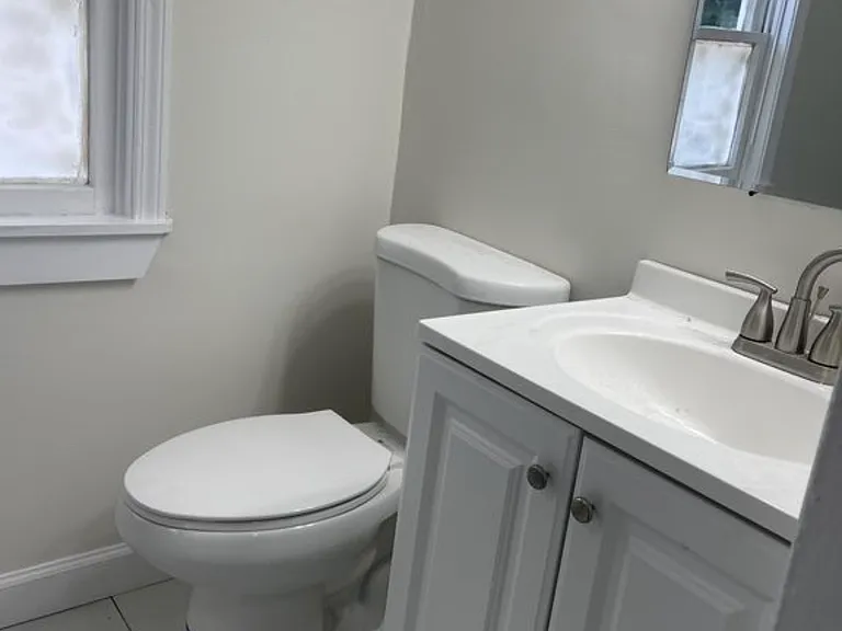 328 Jefferson St — Photo 9
