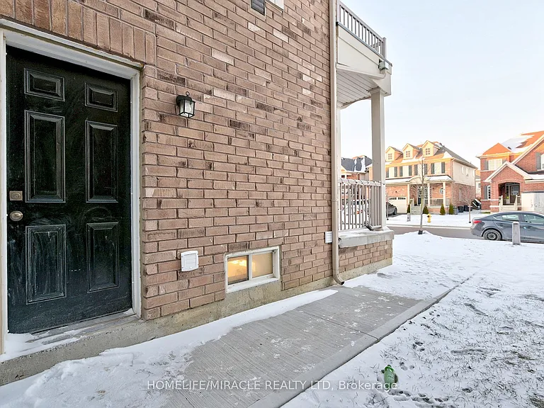 95 William Fair Dr #BASEMENT — Photo 2