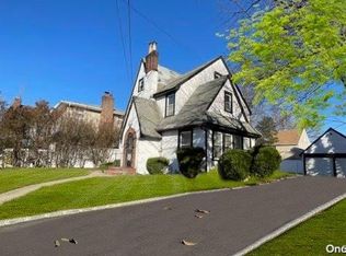 2095 Milburn Ave, Baldwin, NY 11510