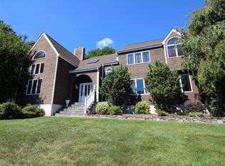 13 Enrico Ct, Carmel, NY 10512