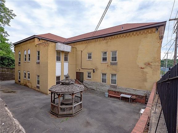 2nd image of 100 2nd St