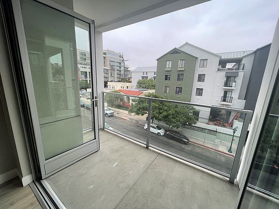 3rd image of 1746 Columbia St #412