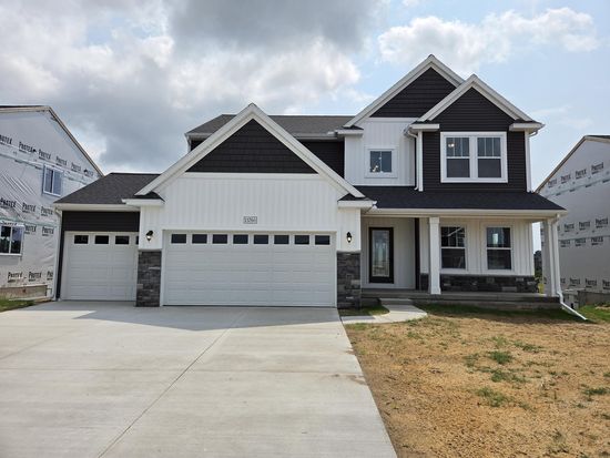 13760 Oasis Ave, Holland, MI 49424