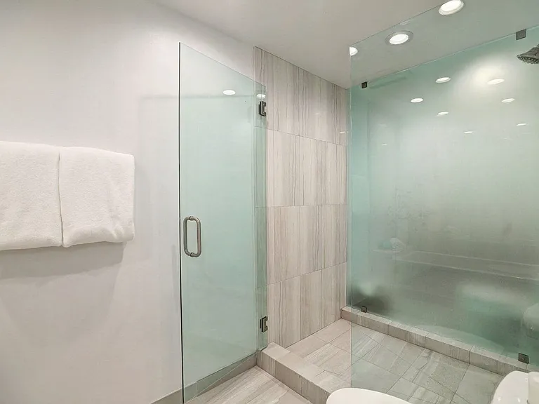1025 Ocean Avenue — Photo 119