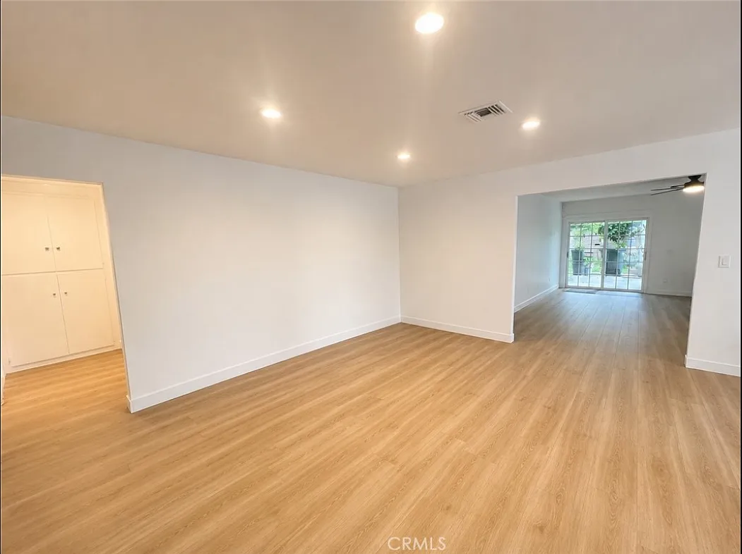 4 bed, 1642 sqft, $4,300 — Photo 2
