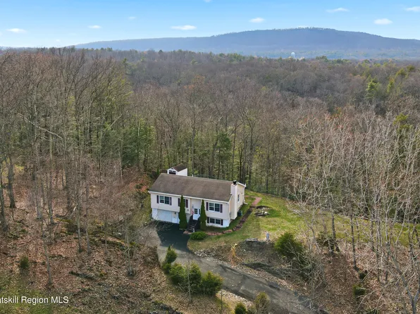 8 Robbins Lane, Saugerties, NY 12477