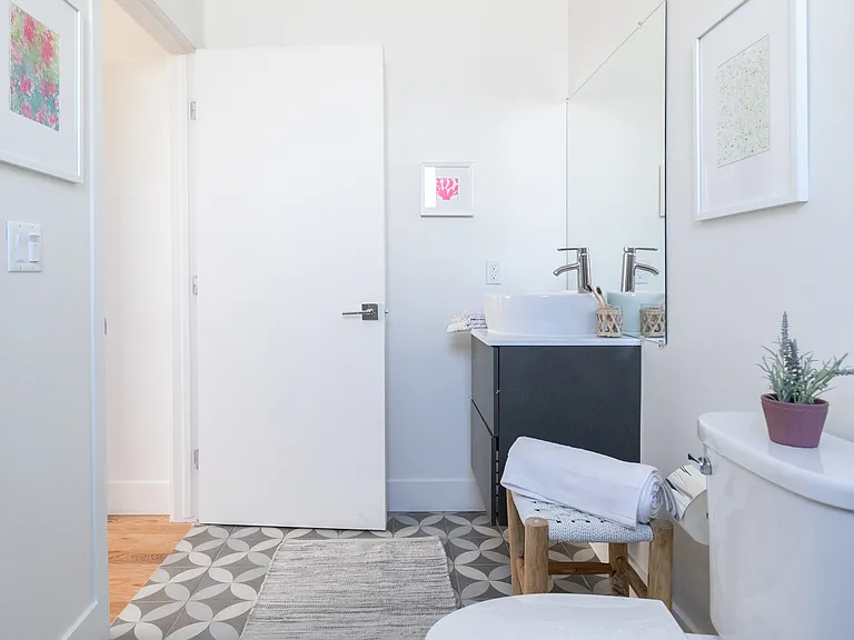4543 Pickford St #1/4 — Photo 18