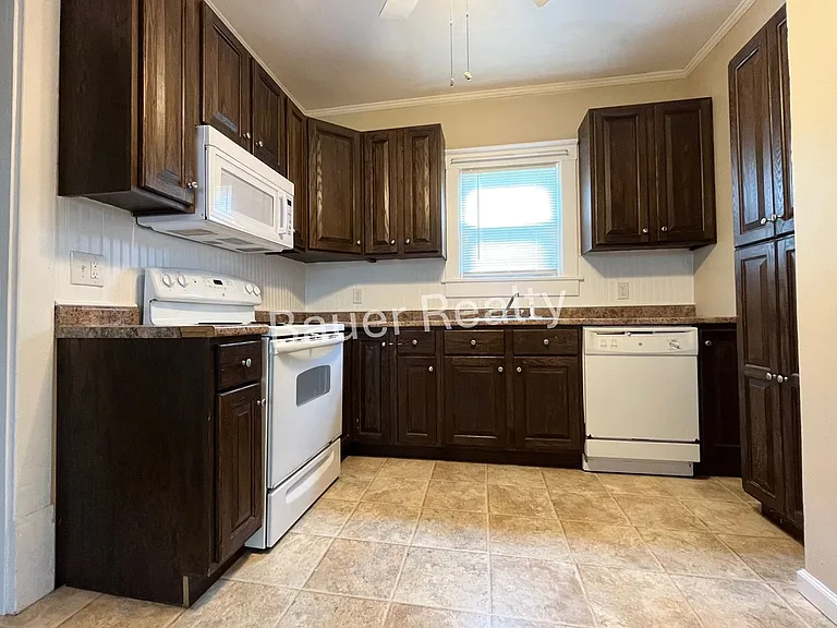 330 Dorchester St — Photo 11